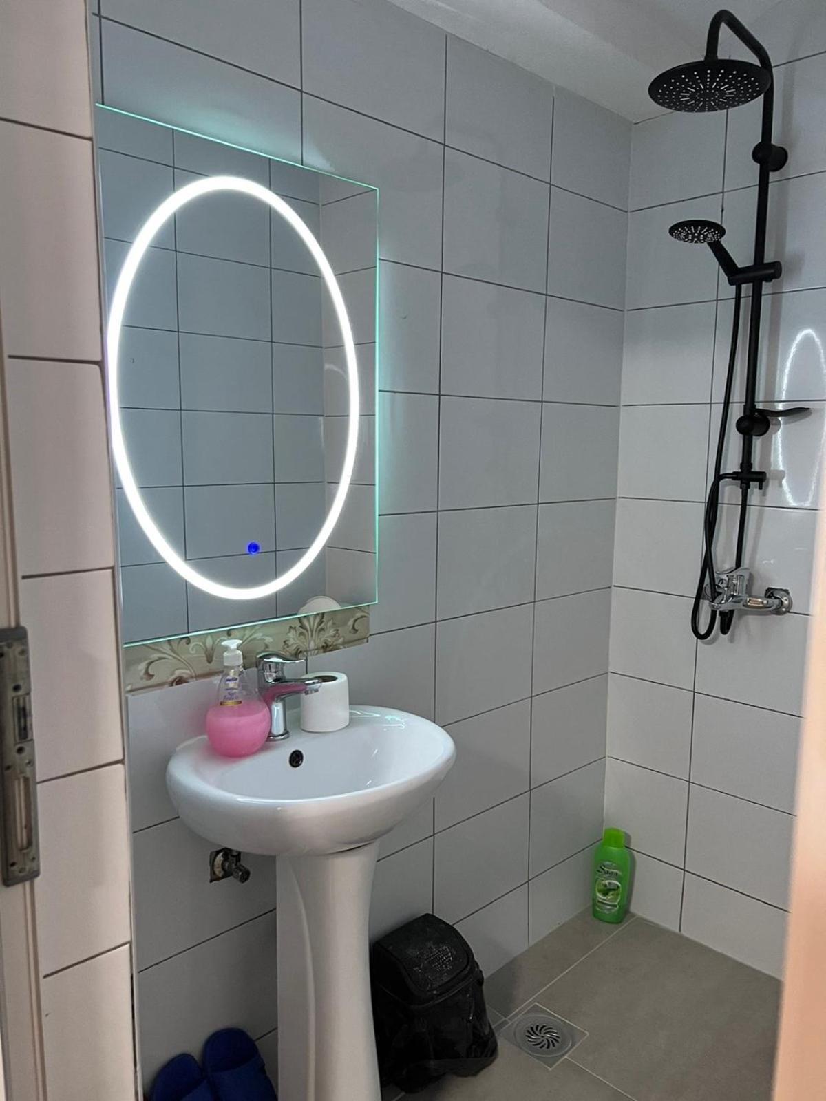 Hotelwhite Gjilan Esterno foto