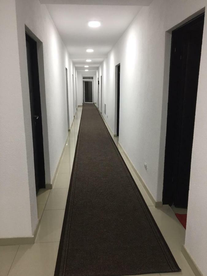 Hotelwhite Gjilan Esterno foto